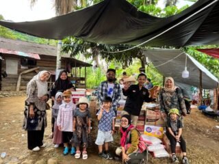 Kapalo koto, menerima bantuan dari relawan