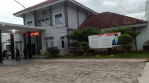 Tampak depan Lapas di Pekanbaru menjelang proses pemindahan narapidana risiko tinggi ke Nusakambangan.