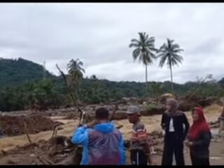 “Video Amatir Bongkar Dahsyatnya Banjir Bandang Pauh: Warga Masih Diselimuti trauma''