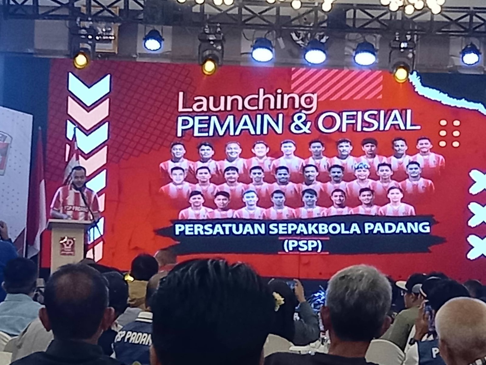 Launching pemain dan ofisial Persatuan Sepakbola Padang (PSP) di Pangeran Beach Hotel Padang
