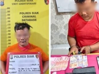 Tersangka kasus narkotika saat diamankan Satresnarkoba Polres Siak di Lubuk Dalam