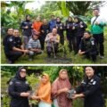 Personel Polda Riau bersama masyarakat melakukan penanaman pohon dalam program Green Policing untuk pelestarian lingkungan dan ketahanan pangan.