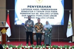 Penyerahan LHP BPK Semester II Tahun 2025 kepada pemerintah se-Maluku Utara, Pemkab Halmahera Selatan hadir dalam kegiatan tersebut.