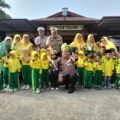 Polsek Tualang bersama siswa PAUD Seruni Equality dalam kegiatan Polisi Sahabat Anak