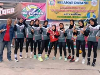 Tim juara putri berpose usai penutupan turnamen RBC Reborn Cup IV 2026