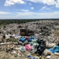 Gunungan sampah menggunung di TPA Air Dingin Padang