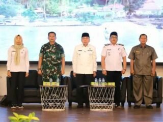 Wakil Wali Kota Padang Maigus Nasir bersama Forkopimcam pada pembukaan Musrenbang Padang Selatan 2026