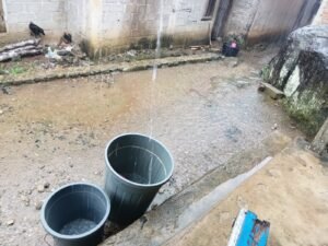 PDAM mati total Taratak ember penampung air warga