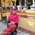 Ibu Syahniar menyampaikan ucapan Idul Fitri dari Padang untuk jamaah Masjid Assalam Soro Wajan Yogyakarta.