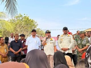 Tito Karnavian Salurkan Bantuan,