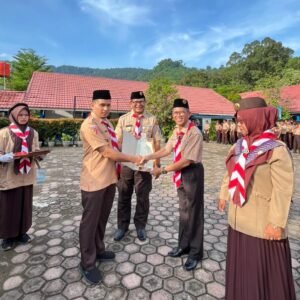 Penyerahan sertifikat kompetensi Pramuka