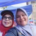 Emma Yohana berfoto bersama alumni MTs Dhuafa di kegiatan Gebu Minang Padang