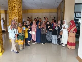 Rapat keluarga besar Suku Melayu di LKAM Sumbar dipimpin Mamak Sudirusman pada 17 Mei 2026