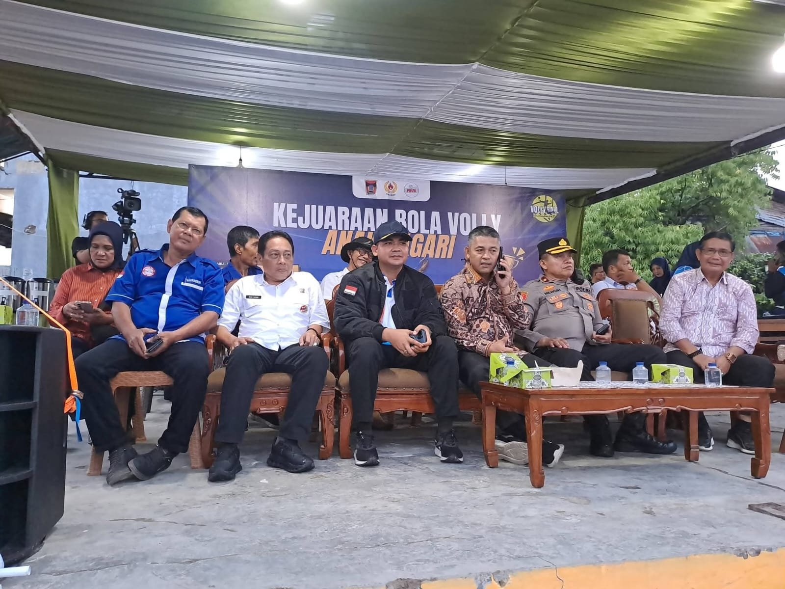 Pertandingan Kejuaraan Bola Voli Anak Nagari se-Kota Padang di Lapangan FKAN Pauh Kuranji