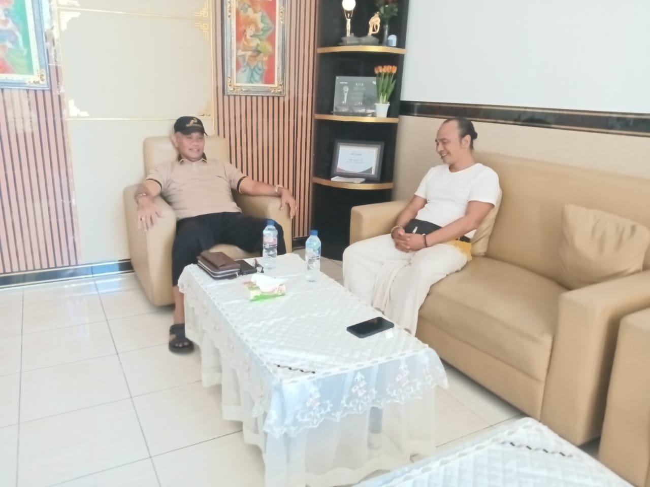 Pengurus Yayasan Aura Pelangi Bali bertemu Dirut SPBU Tunggawisia Seririt di Buleleng Bali