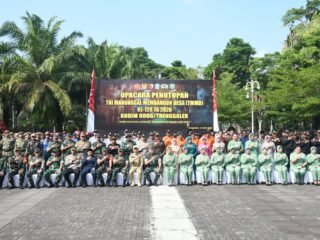 Danrem 081 DSJ dan Pangdam V Brawijaya menghadiri penutupan TMMD ke-128 di Trenggalek