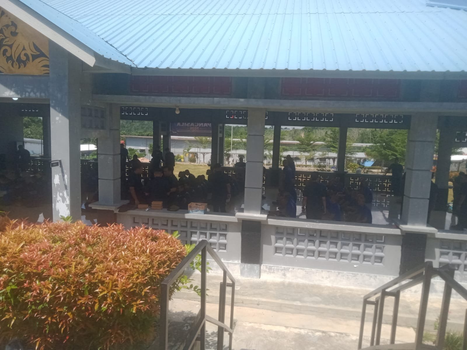 Narapidana khasus narkotika di kumpulkan sebelum di pindahkan ke lapas nusakambangan