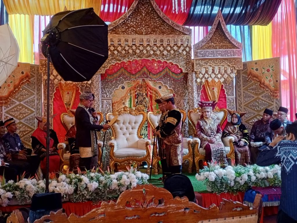 Prosesi pelewahan penghulu Suku Melayu di Nagari Salido Sari Bulan Kabupaten Pesisir Selatan