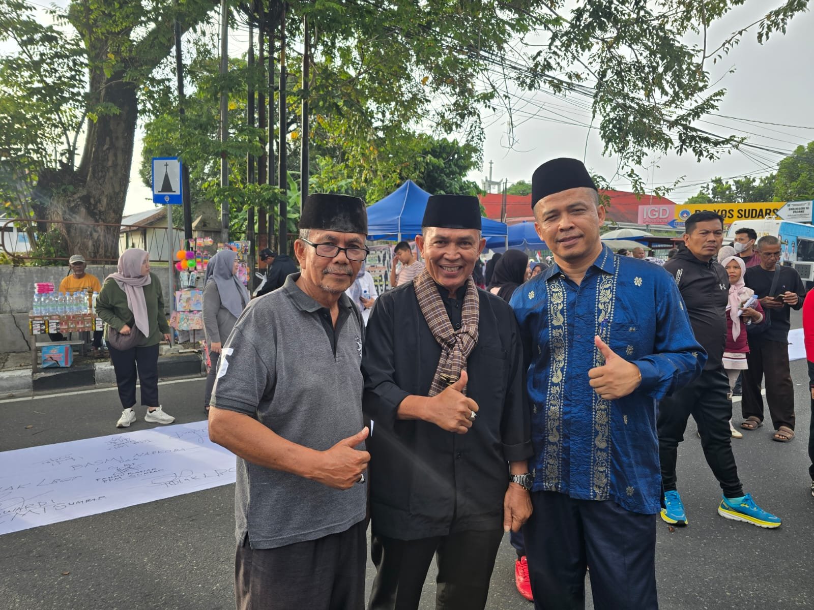Damyursal SM bersama Kolonel AL Fahmi Bahar dan DR Lukman Hakim pada Deklarasi Sumbar Anti LGBT dan Narkoba di Padang.