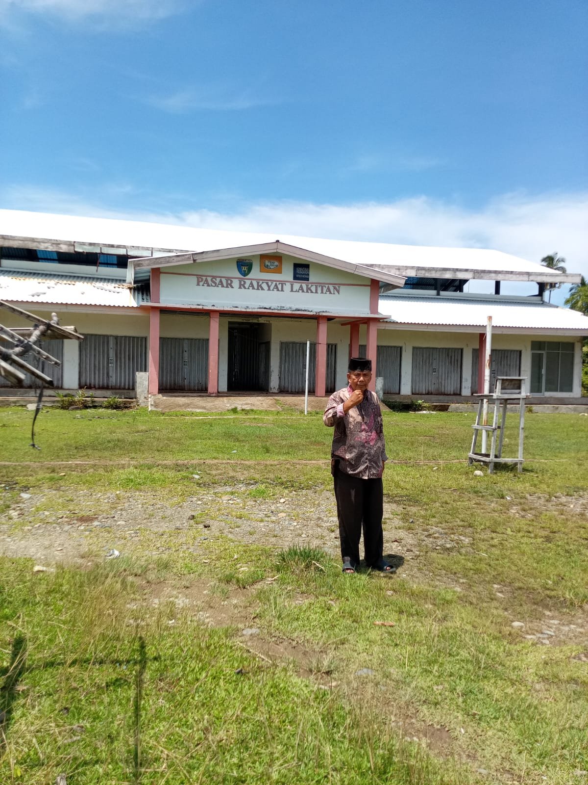 Bangunan Pasar Rakyat Lakitan di Kabupaten Pesisir Selatan yang masih belum dimanfaatkan hingga tahun 2026.