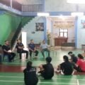 Suasana seleksi dan latihan bersama atlet bulutangkis Pengkot PBSI Padang di Hall PB Mahmuda Kuranji sebagai persiapan Porprov Sumbar 2026.