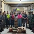 Tim SK-4 Kabupaten Pesisir Selatan bersama TNI dan Polri mengamankan dua pemandu karaoke dan barang bukti minuman keras saat razia di Lengayang.