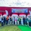 Lisda Hendrajoni bersama kader PKK dan peserta GERMAS dalam aksi percepatan Nagari Zero Stunting di Puskesmas Salido, Pesisir Selatan.