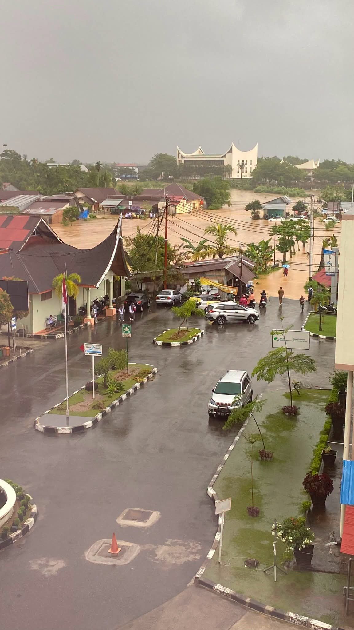 Hujan Lebat Guyur Kota Padang