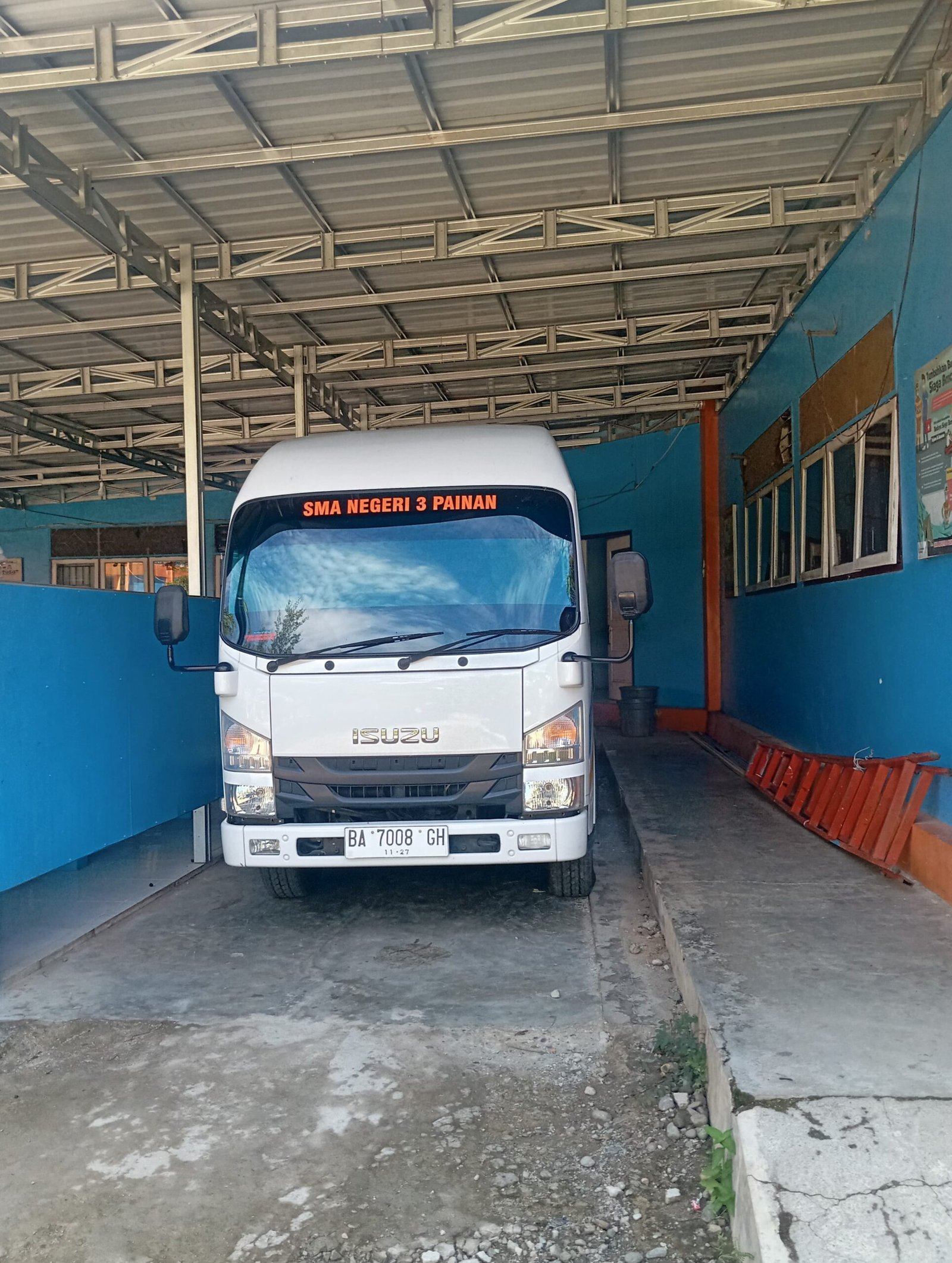 Status kepemilikan Hiace SMAN 3 Painan