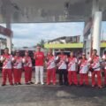 Tim SPBU 14.251.522 mengenakan pakaian merah putih dalam rangka HUT ke-81 RI 2026