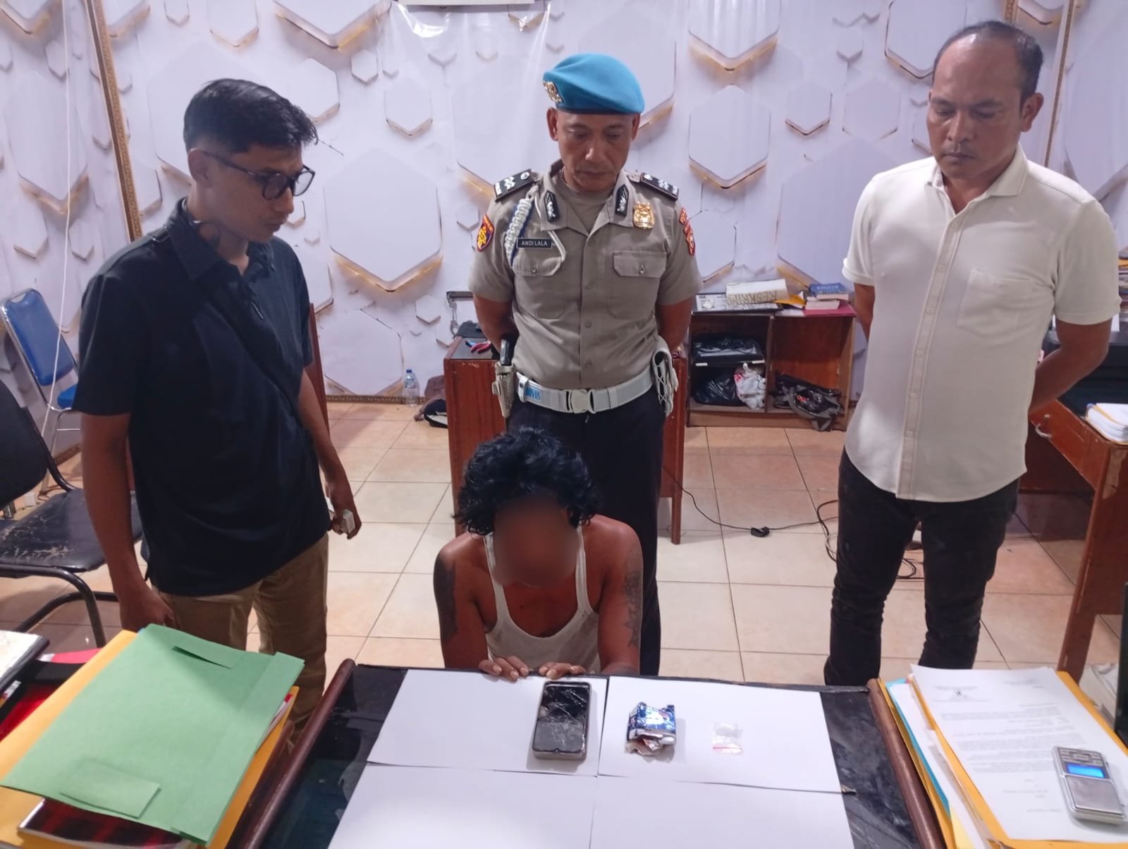 Polisi ungkap sabu 2,4 gram, Polisi mengamankan tersangka dugaan kasus narkotika di Perawang Barat