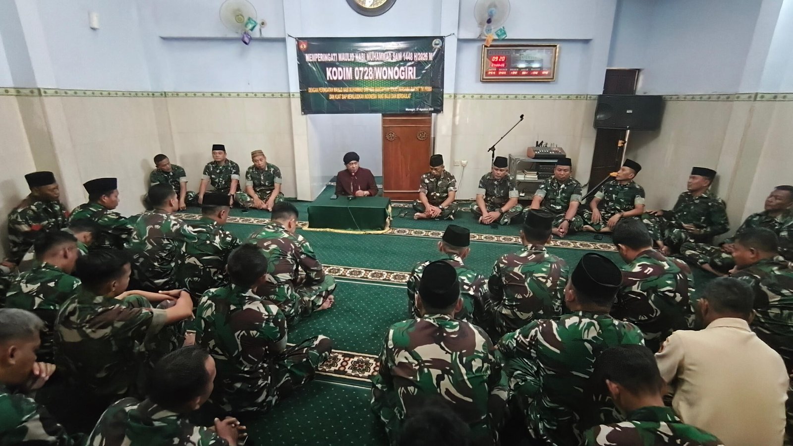 Maulid Nabi Kodim Wonogiri Personel Kodim 0728 Wonogiri mengikuti peringatan Maulid Nabi Muhammad SAW 1448 H di Masjid Kartika