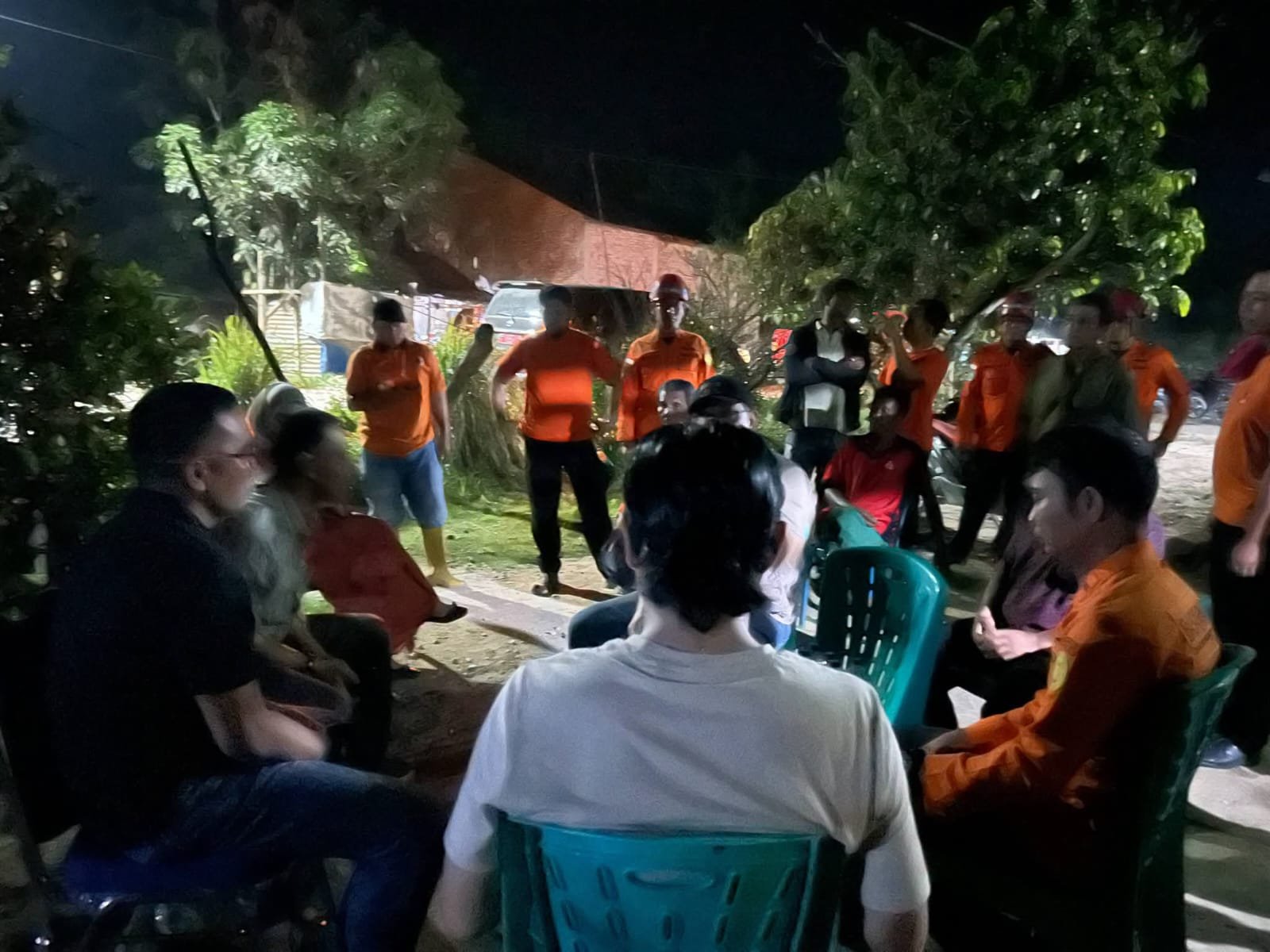 Peti Di Belakang Kantor