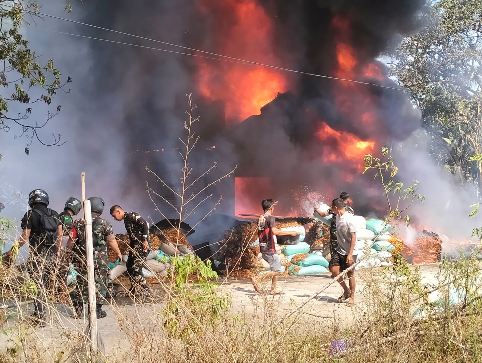 Api Melalap Gudang