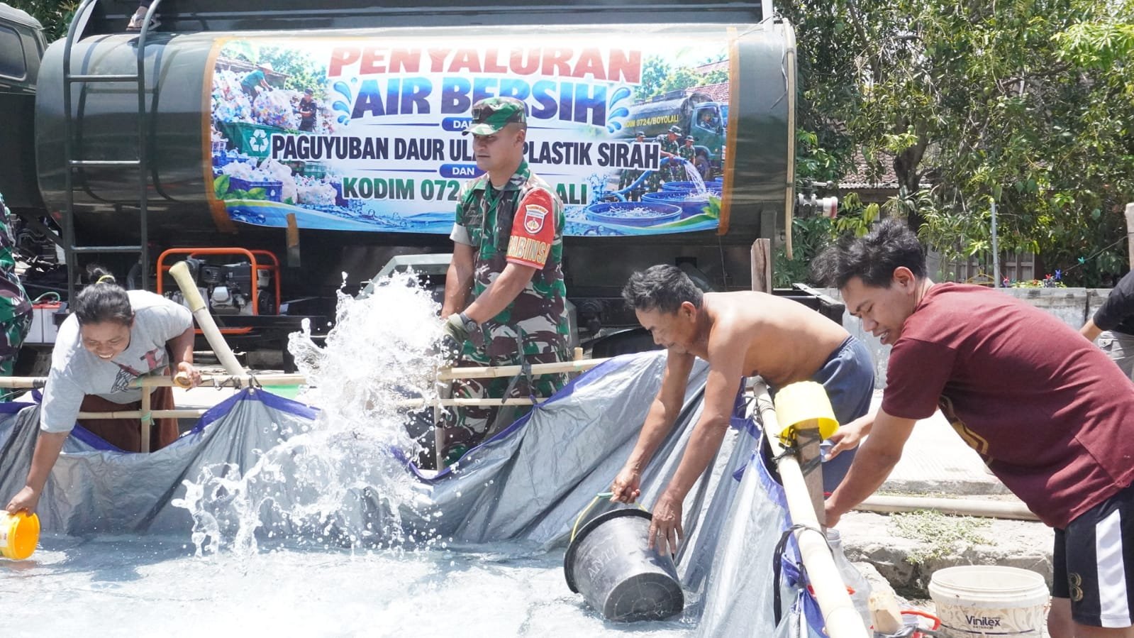 Empat Bulan Menanti Hujan, 17 Ribu Liter Air Bersih Hadir untuk Warga Bengle
