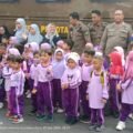 Pakai Mobil Patroli Satpol PP, Puluhan Anak TK Aisyiyah Bustanul Athfal Kunjungi Mako Damkarmat Medan