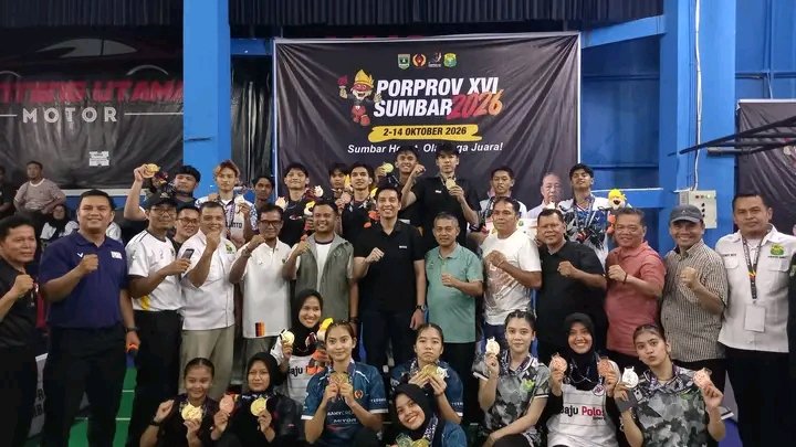 Atlet bulutangkis Kota Padang