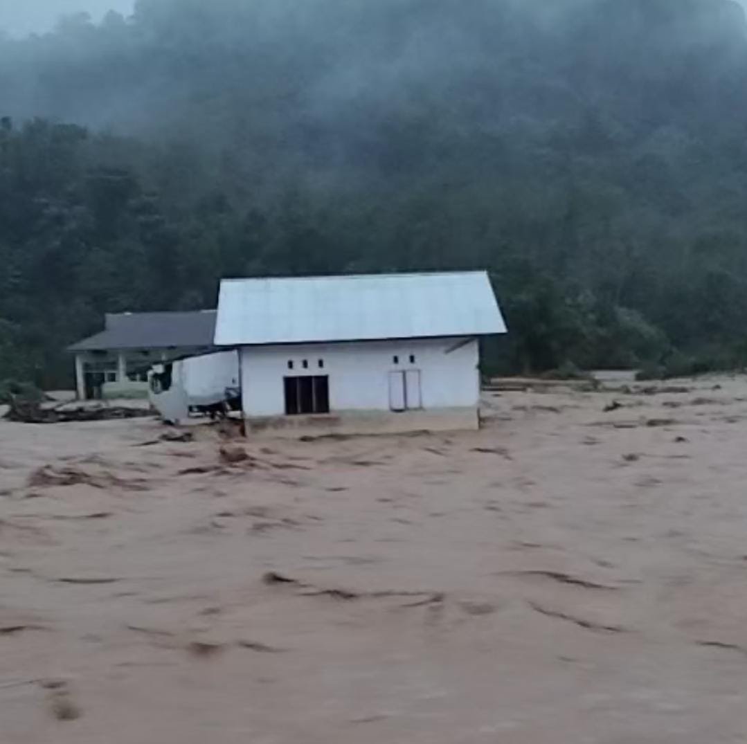 Banjir Terjang Limau Purut Tapan, Puluhan Warga dan Siswa Pramuka Dievakuasi